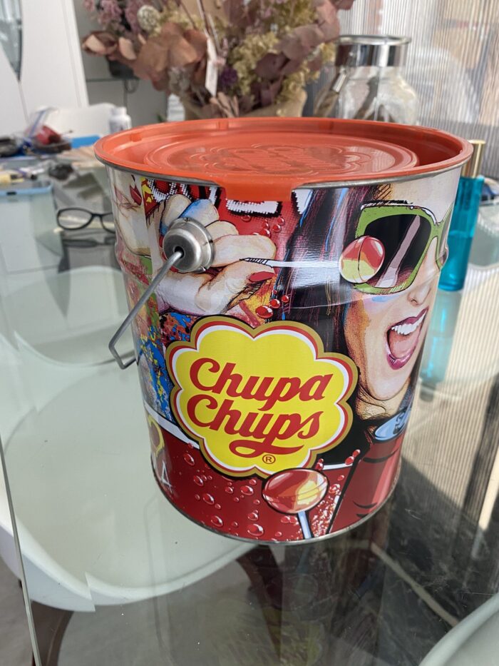 Cubo Chupa Chups para fiestas y mesa dulce